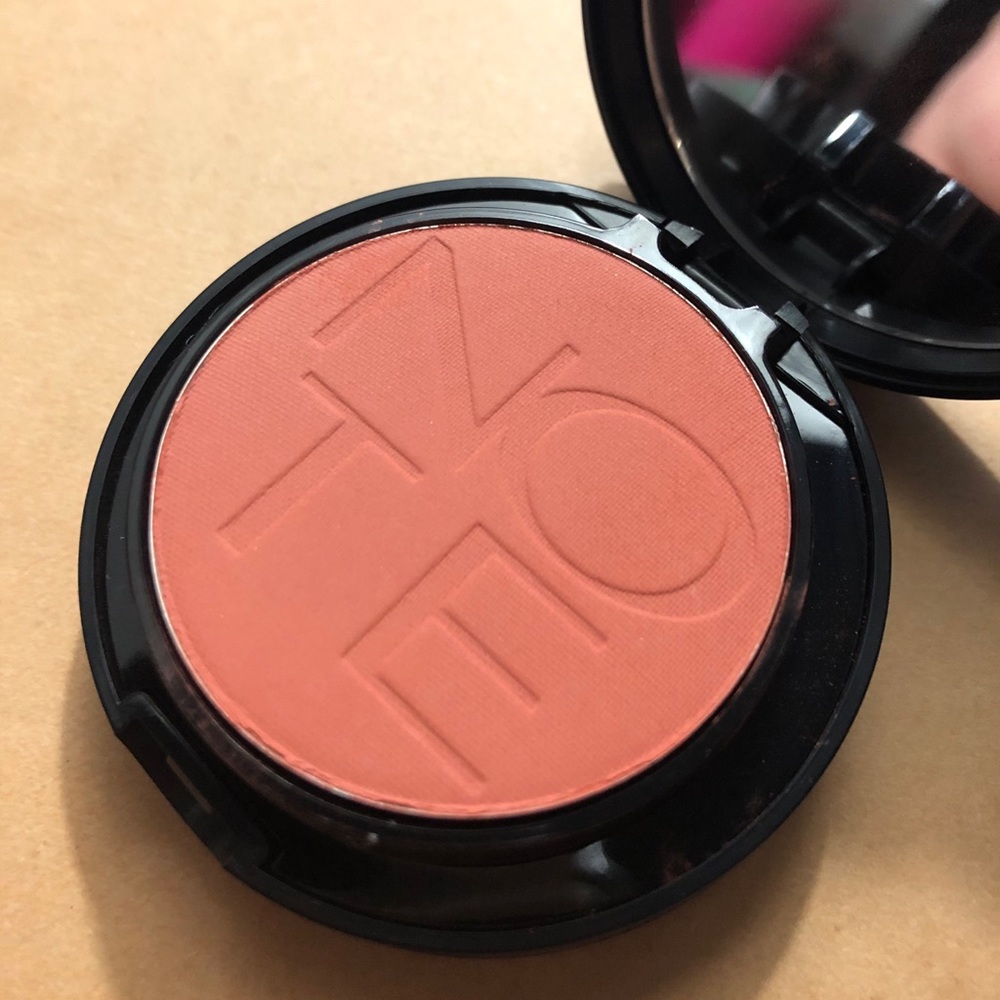 Note luminous silk compact blusher